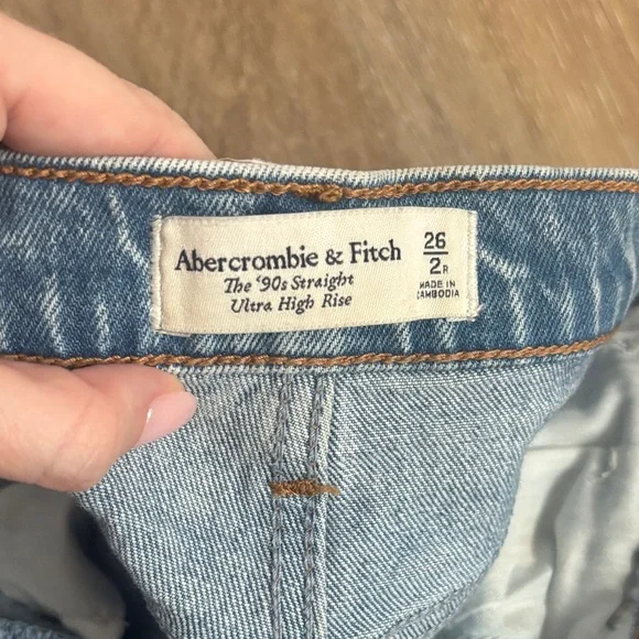 Abercrombie & Fitch High-Rise Light Blue Jeans - Picture 2 of 3